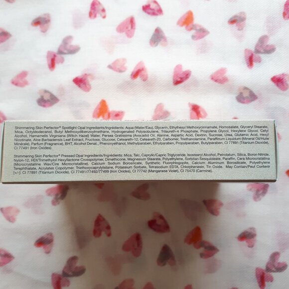 Becca Cosmetics: Glow On The Glow Kit - Opal - Picture 4 of 16